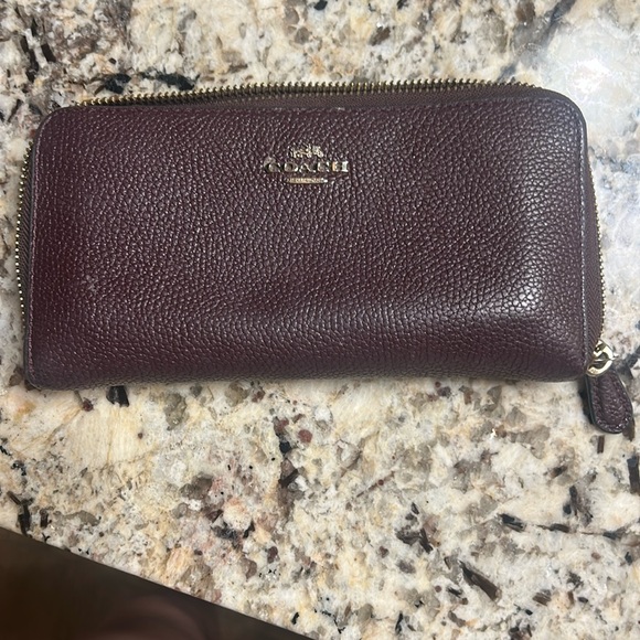 Coach wallet!! Great condition!! - Picture 1 of 3